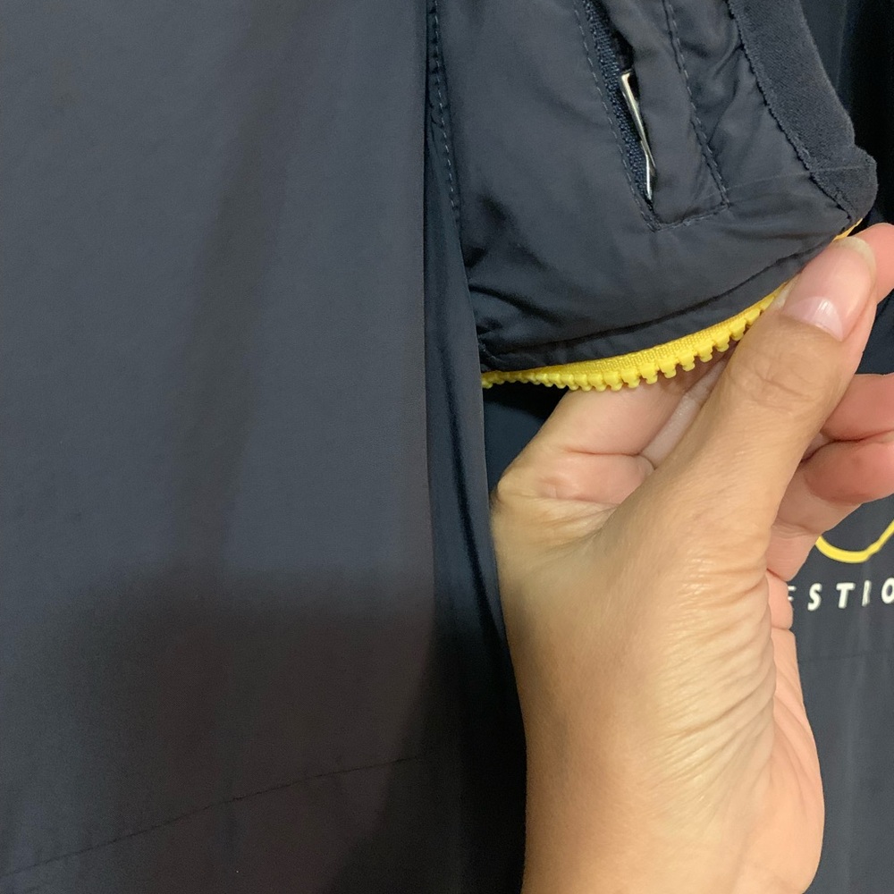 Nike Livestrong mens Windbreaker Dark blue and yellow - Picture 2 of 2